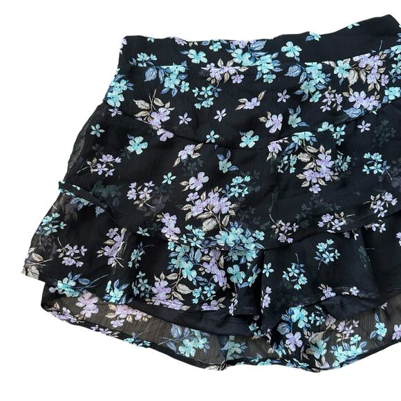 Gab & Kate NWT Black Blue Floral Mini Shorts Ruffle Tiered Festival Cottage S - Picture 2 of 5